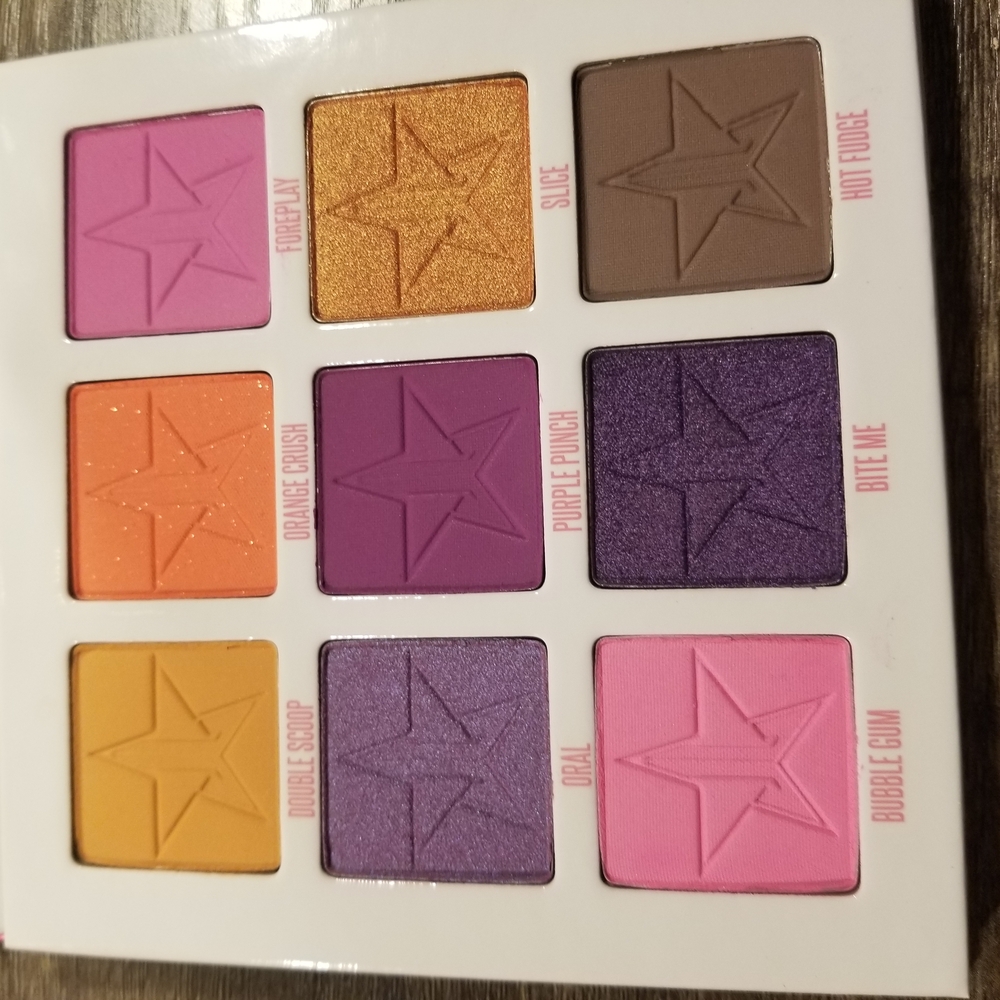 Jeffree Star Eyeshadow Palette - Vibrant Colors